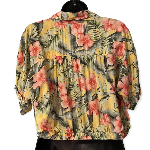 ⚡️5/$15⚡️American Eagle | Yellow Hawaiian Crop Top | S - Picture 9 of 12